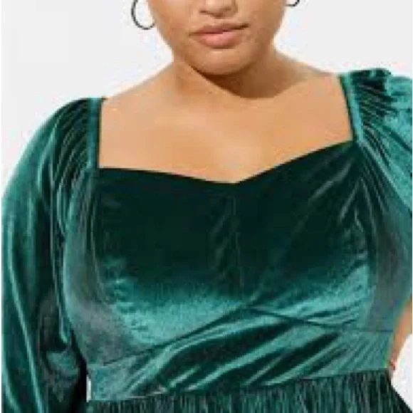 Botanical Garden Green Velvet Peplum Top, torrid, Size 2 - Picture 2 of 3